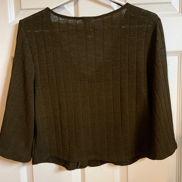 Cropped button up - Picture 2 of 3